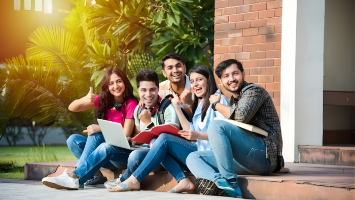 How Career Counselling Helps Reduce Academic Pressure & Anxiety (2)